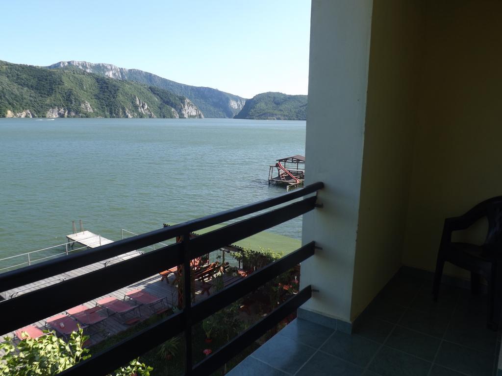 Casa Ana Serena Ieşelniţa Zimmer foto