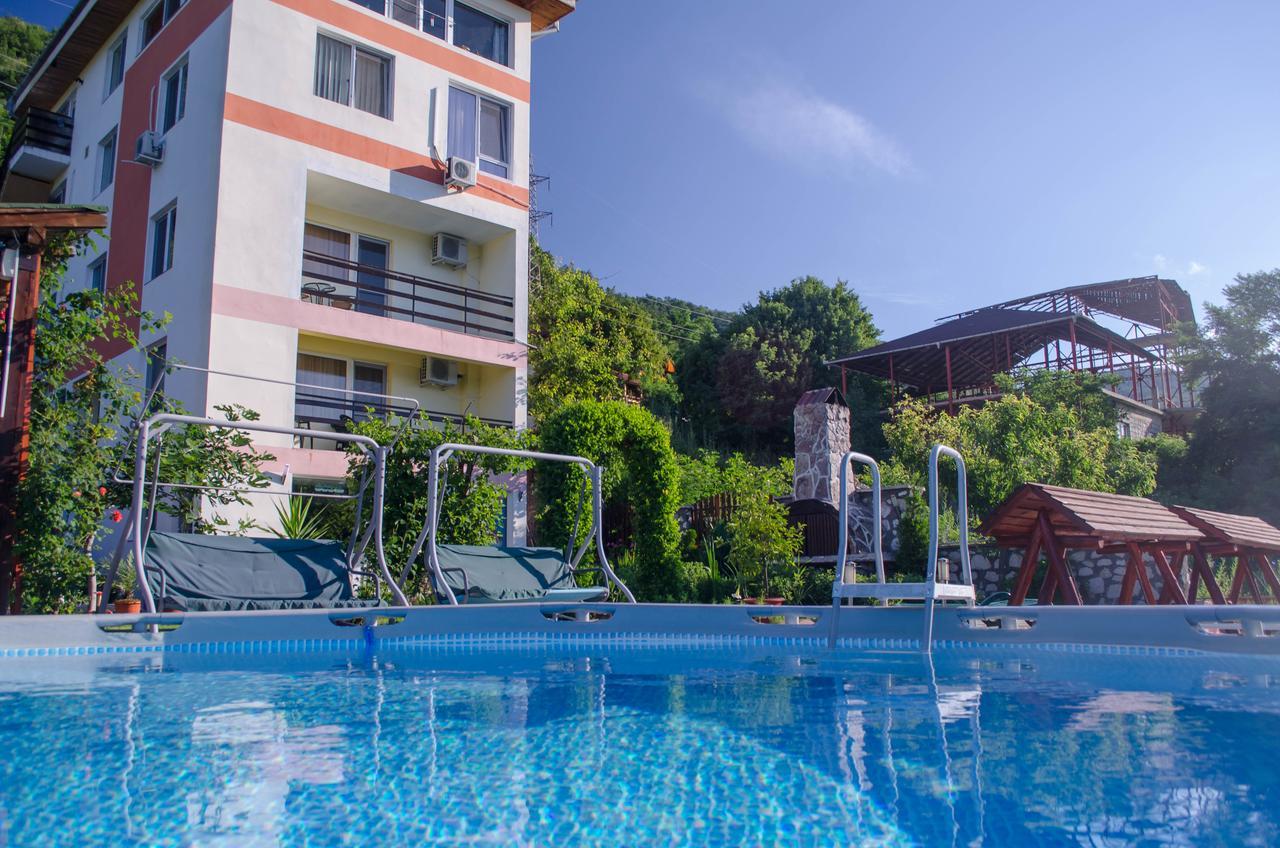 Casa Ana Serena Ieşelniţa Exterior foto